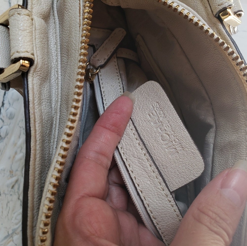 Retired Michael Kors Kingsbury Leather Bucket Bag. 021322 Small - Picture 5 of 8